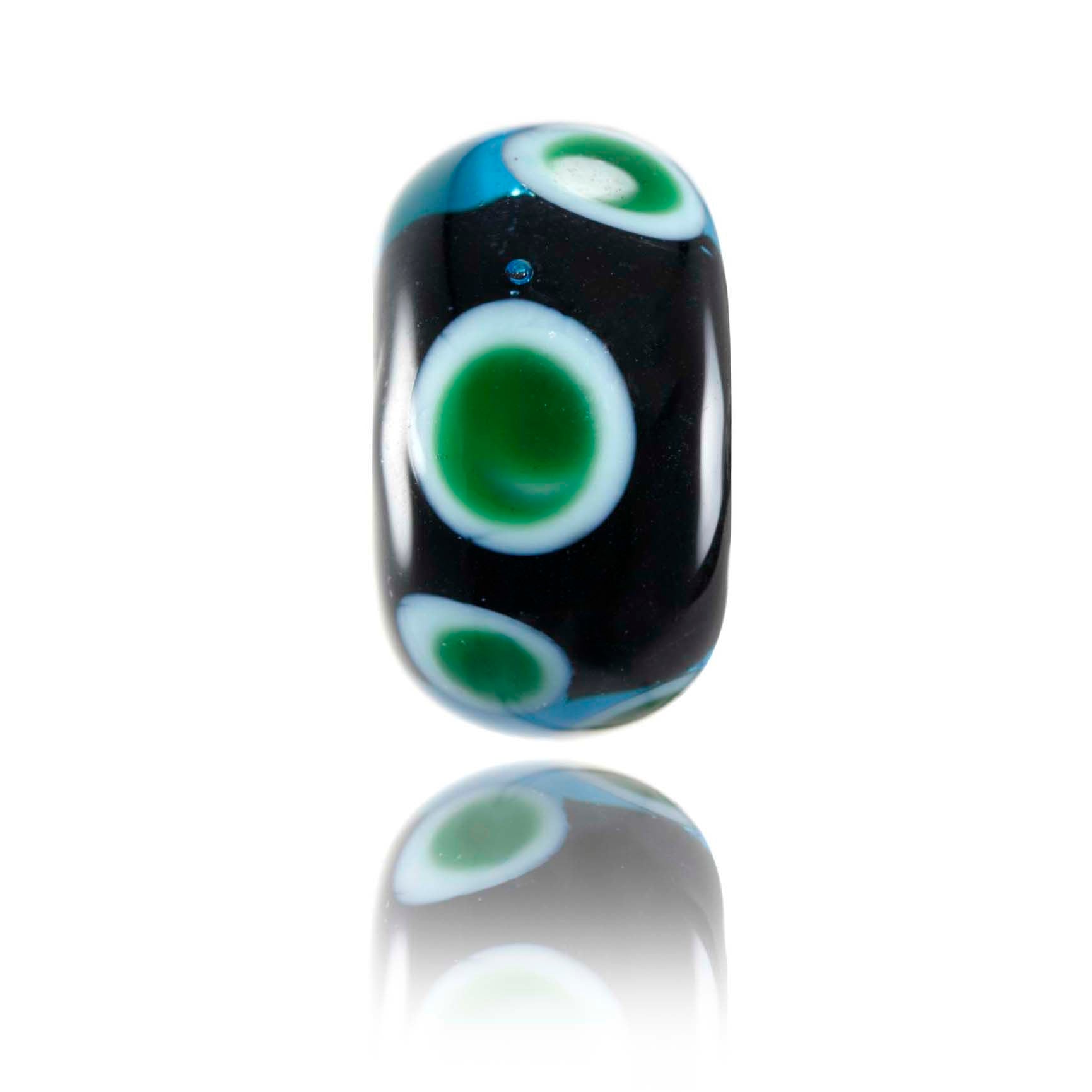 Black and green spotted glass bead representing the Canary Islands.
