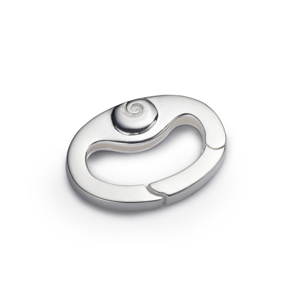 Sterling silver Nalu Clasp fastener.